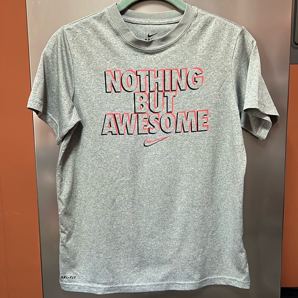 Nike Dri-Fit Boys Size M
